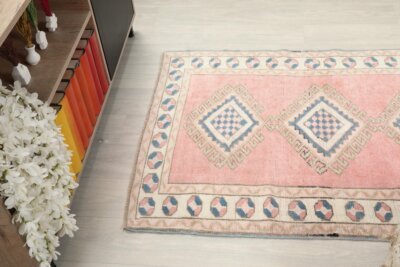 3x5 Pink Small Turkish  Rug, 3x5 Oushak Rug, 3x5 Vintage Rug, Low Pile Rug, Kitchen Rug, Bedroom Rug, Home Decor, Area Rug, Neutral Rug - Görsel 3